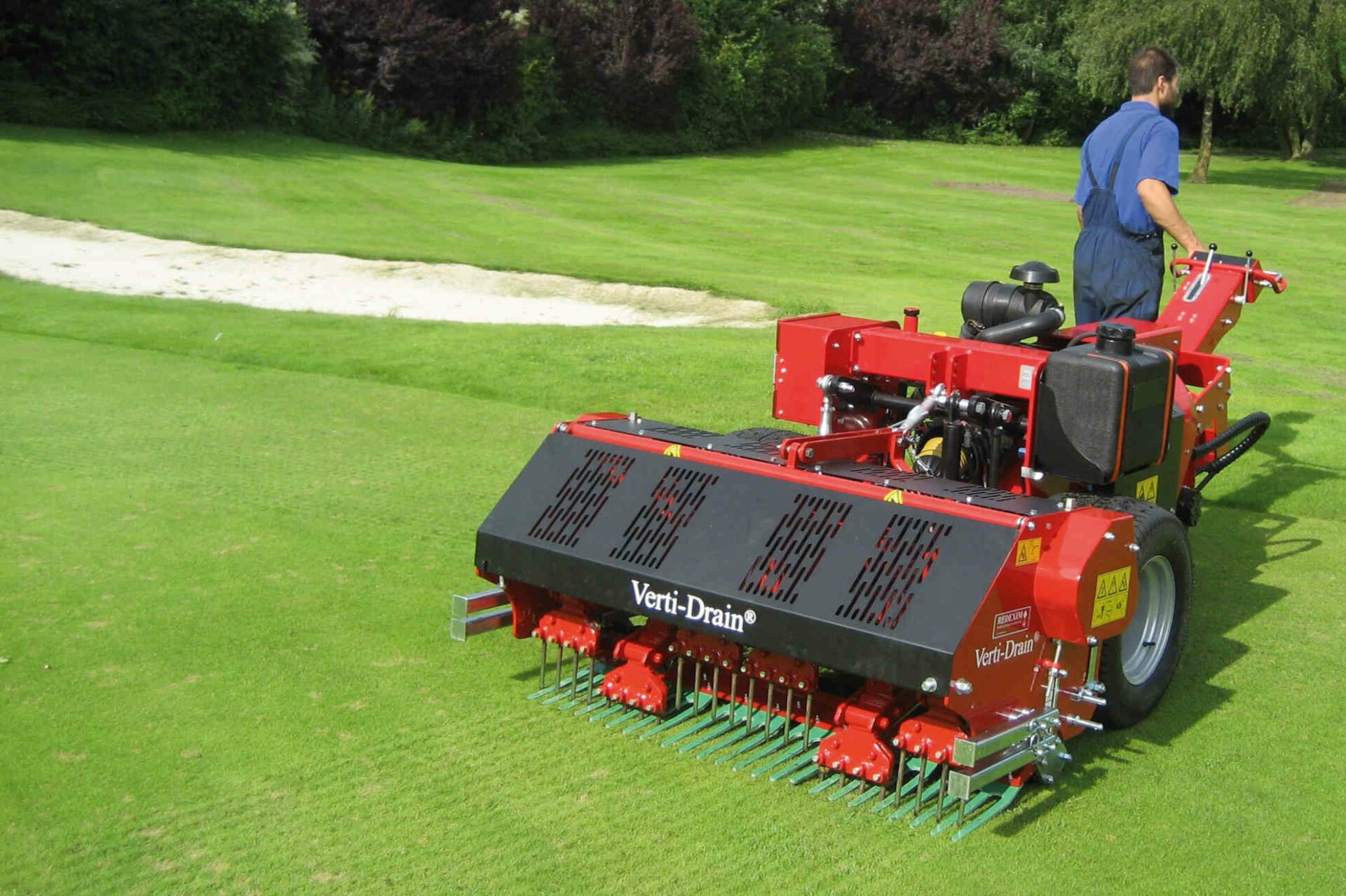 Verti Drain – Selbstfahrer für Vereine & Golfanlagen